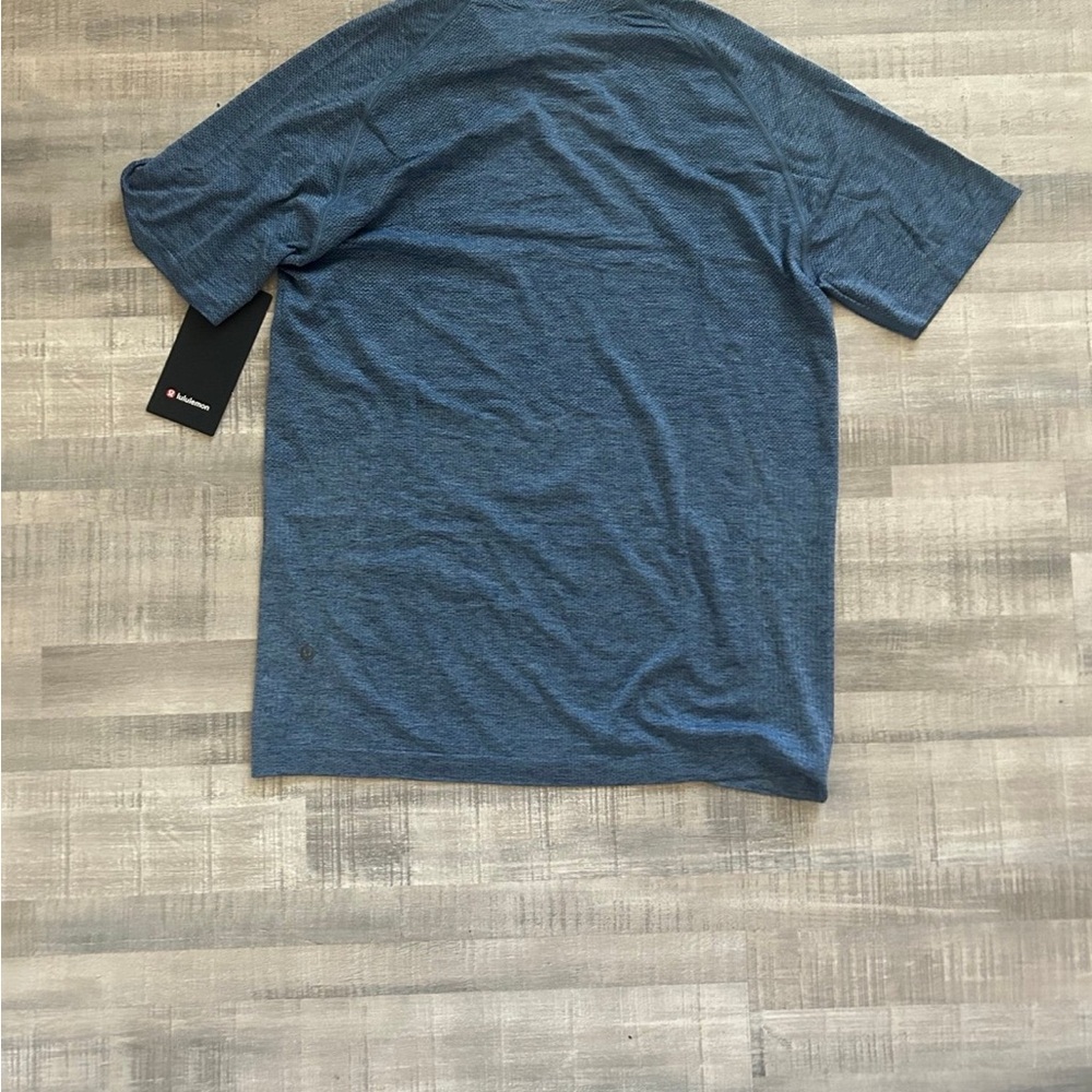 Blue Lululemon Men’s Shirt - Picture 5 of 6